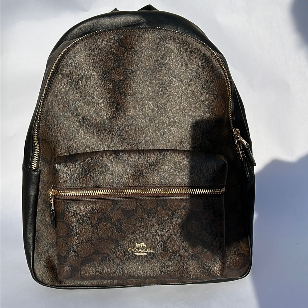 Coach Large Charlie Backpack 🎒 In Signature Canvas